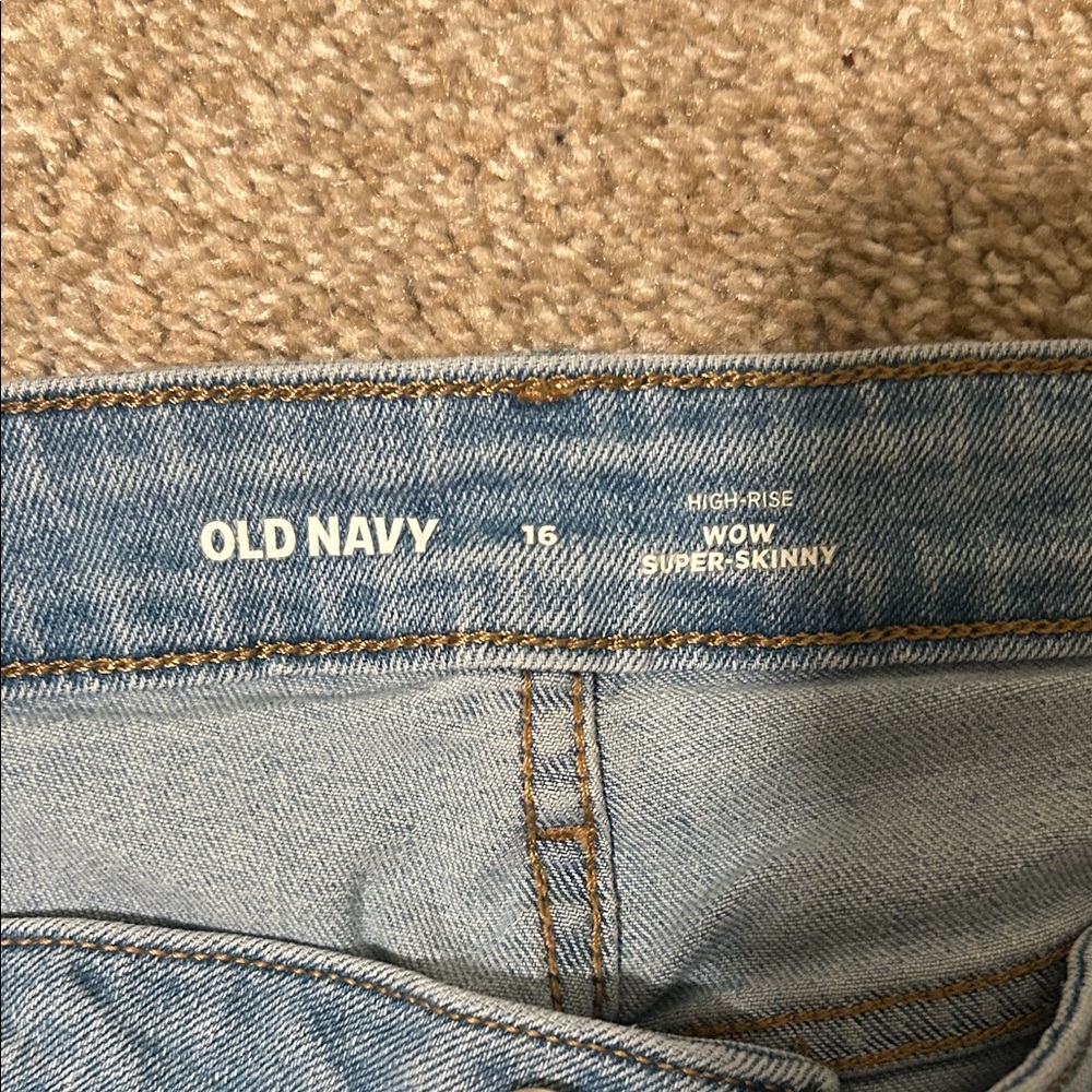 Old Navy Women's Light Blue Skinny Jeans - Picture 2 of 3